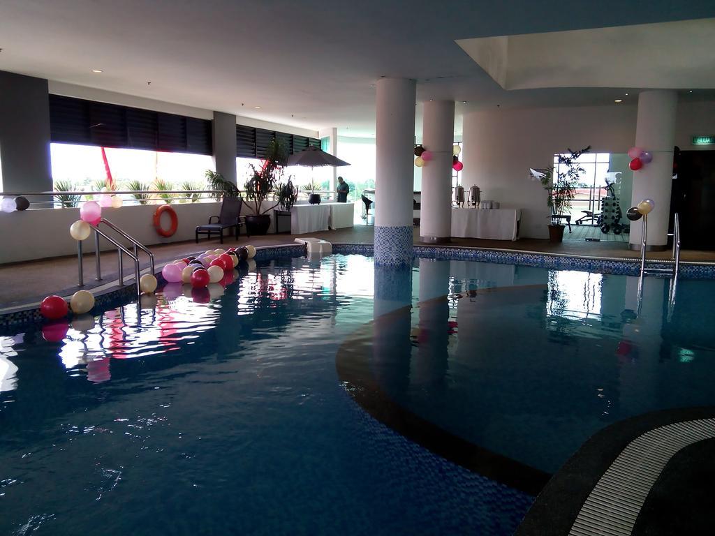 Holiday Villa Hotel & Suites Kota Bharu - Wakaf Che Yeh, Night Market Bagian luar foto
